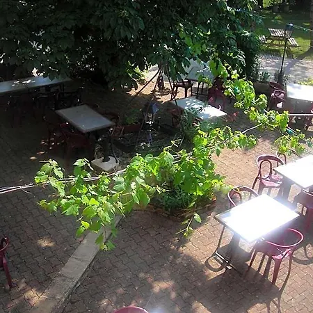 Hotel Chastrusse Nadaillac-de-Rouge